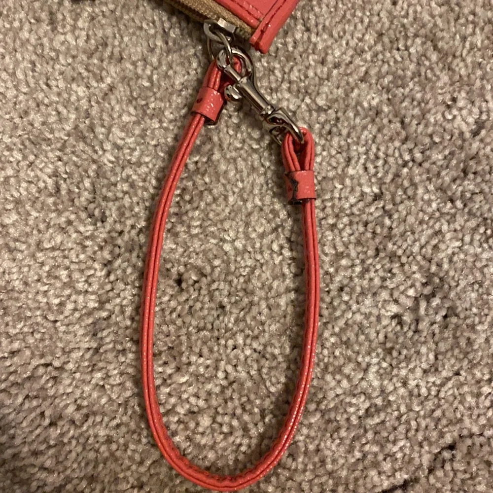 Coach wristlet - Picture 5 of 9